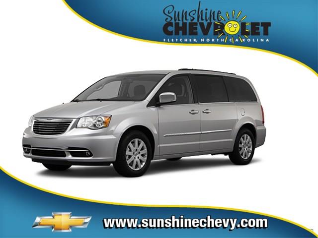 Chrysler Town and Country 2012 photo 4