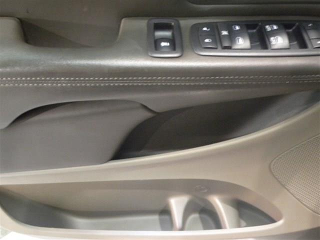 Chrysler Town and Country 2012 photo 35