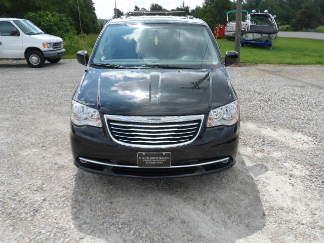 Chrysler Town and Country 2012 photo 5
