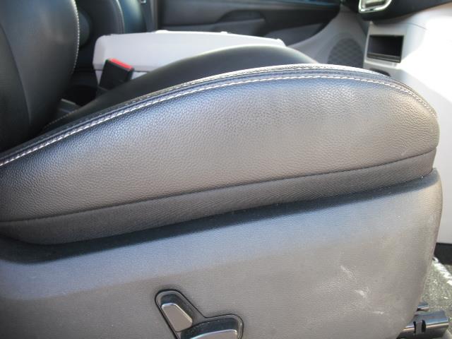 Chrysler Town and Country 2012 photo 4