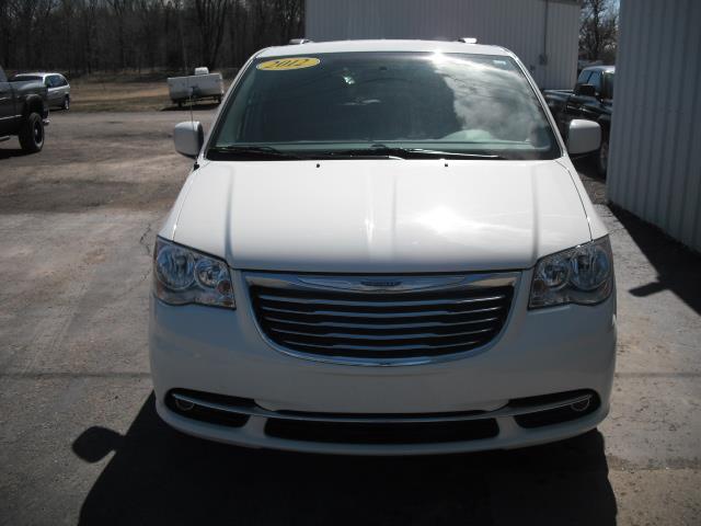 Chrysler Town and Country 2012 photo 12
