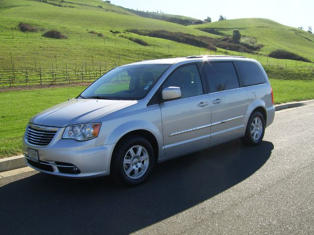 Chrysler Town and Country 3.5 MiniVan