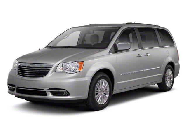 Chrysler Town and Country 2012 photo 3