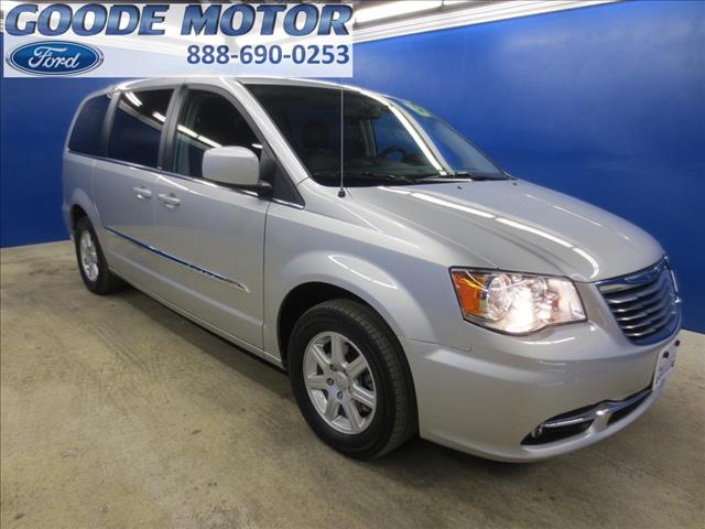 Chrysler Town and Country 2012 photo 20