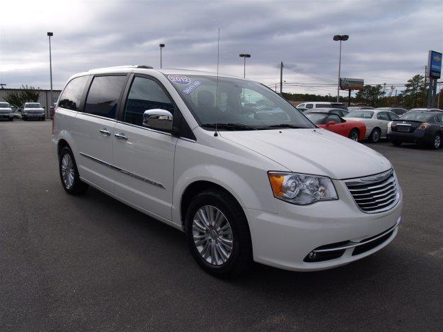 Chrysler Town and Country SLT 25 MiniVan