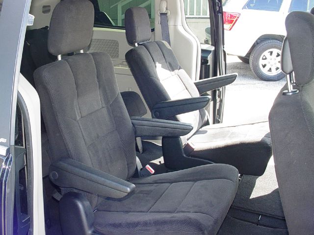 Chrysler Town and Country 2012 photo 15
