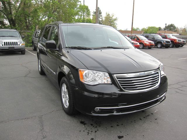 Chrysler Town and Country 2012 photo 15