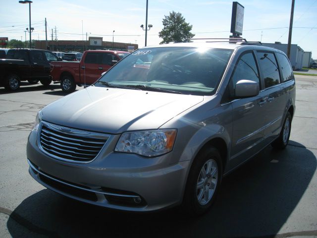 Chrysler Town and Country 3.5 MiniVan