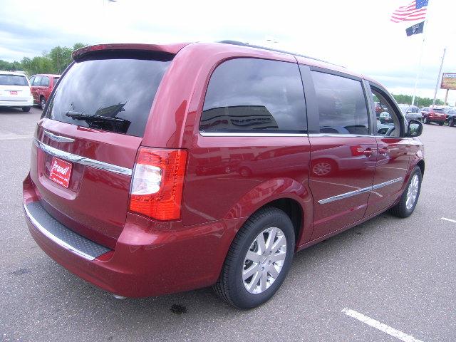 Chrysler Town and Country 2013 photo 12