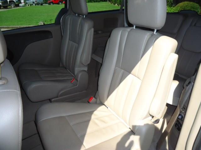 Chrysler Town and Country 3.5 MiniVan