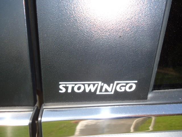 Chrysler Town and Country 2013 photo 1