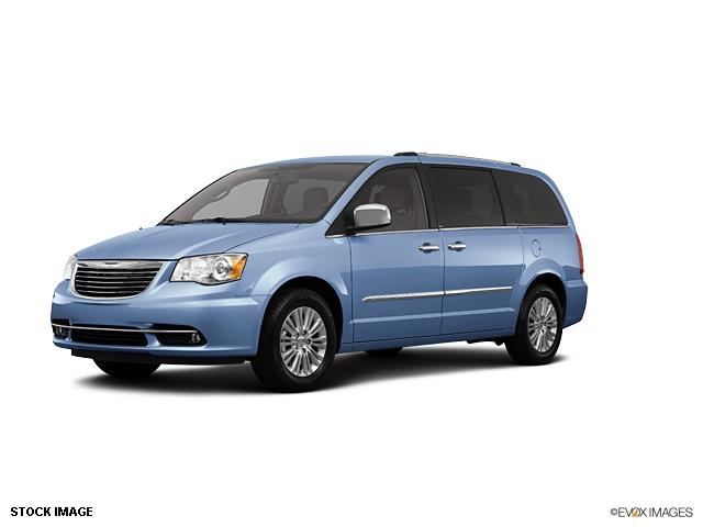 Chrysler Town and Country 2013 photo 10