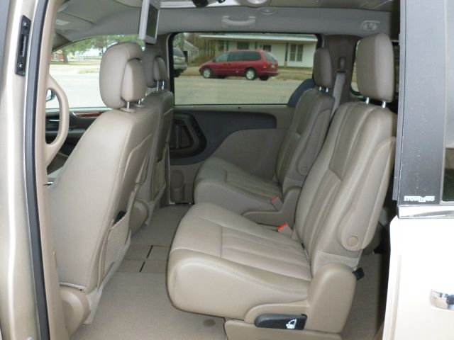 Chrysler Town and Country Limited NAV 4X4 MiniVan