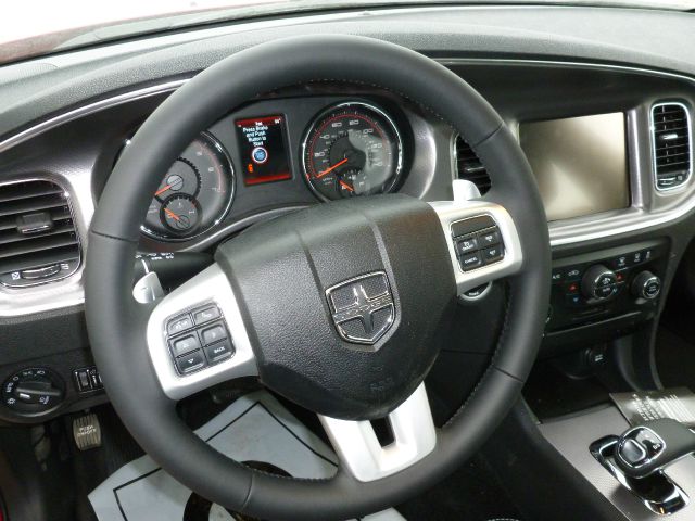 Chrysler Town and Country 2013 photo 7