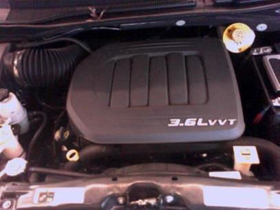 Chrysler Town and Country 2013 photo 3