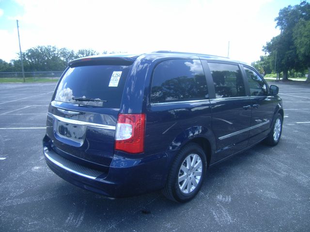 Chrysler Town and Country 3.5 MiniVan
