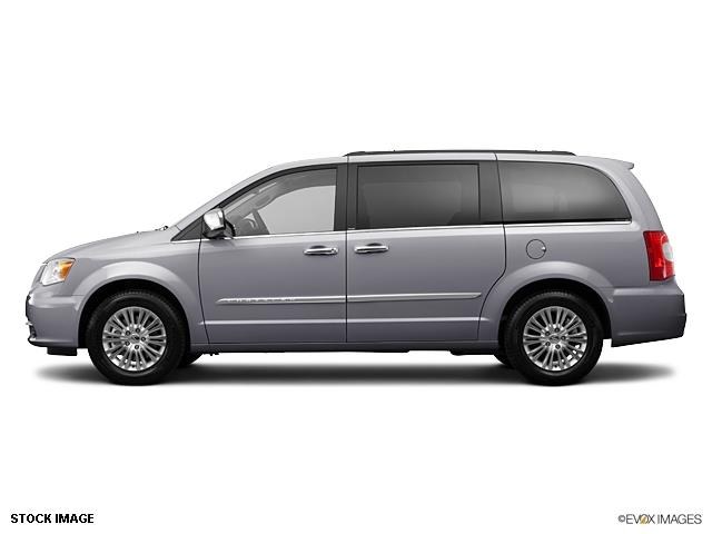 Chrysler Town and Country 2013 photo 7
