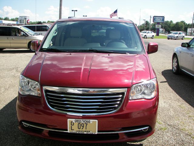 Chrysler Town and Country 2013 photo 4