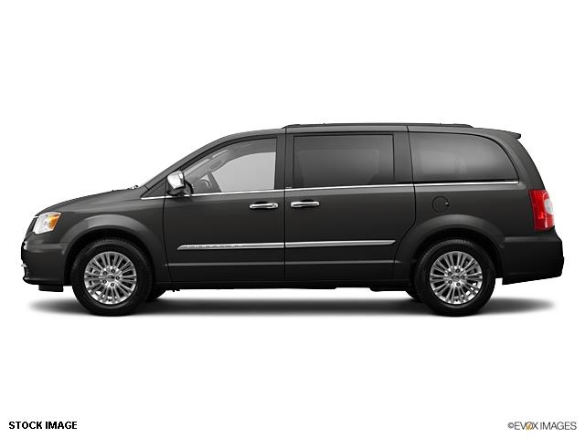 Chrysler Town and Country 2013 photo 4