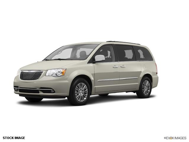 Chrysler Town and Country 2014 photo 4