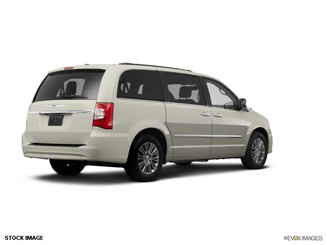 Chrysler Town and Country Limited NAV 4X4 MiniVan
