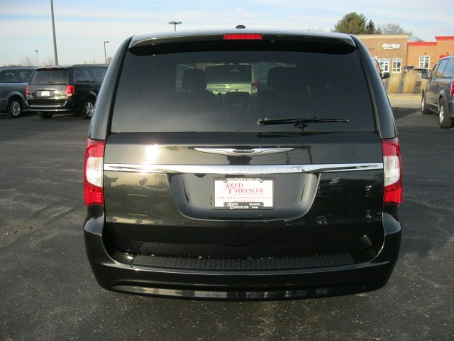 Chrysler Town and Country XR MiniVan