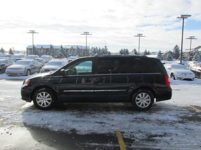 Chrysler Town and Country 2014 photo 4