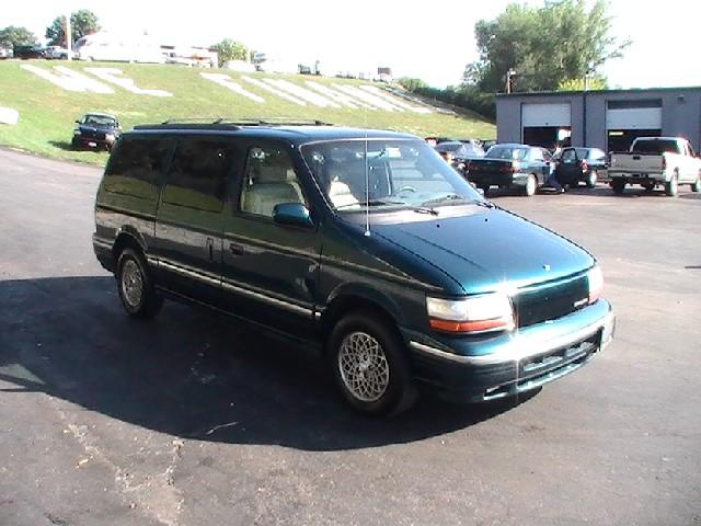 Chrysler Town and Country 1994 photo 2