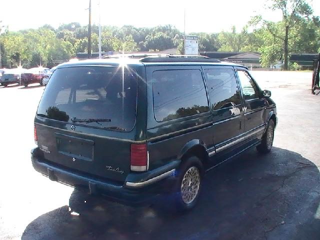 Chrysler Town and Country 1994 photo 3