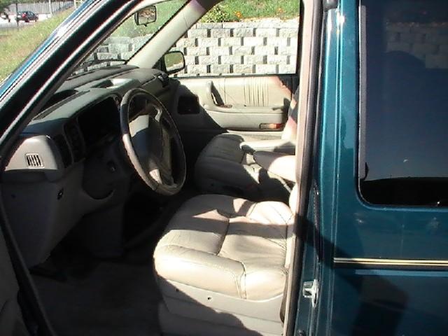 Chrysler Town and Country 1994 photo 4
