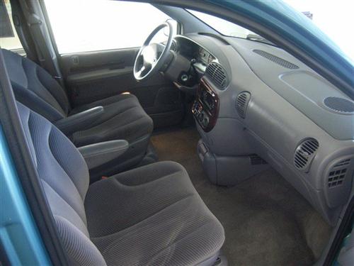 Chrysler Town and Country 1996 photo 1