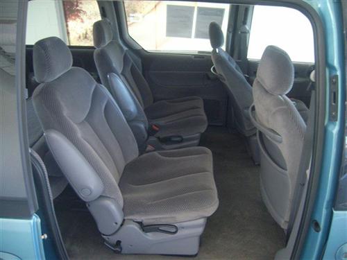 Chrysler Town and Country 1996 photo 5