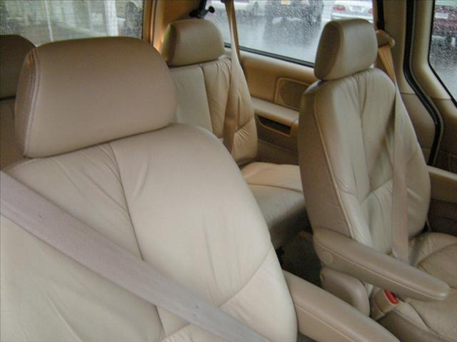 Chrysler Town and Country 1997 photo 5