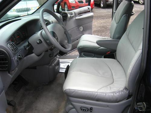 Chrysler Town and Country 1997 photo 3