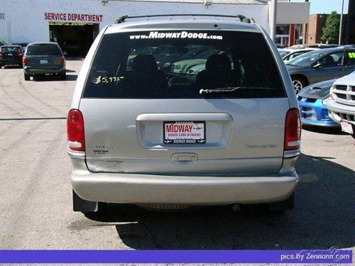 Chrysler Town and Country 1997 photo 3