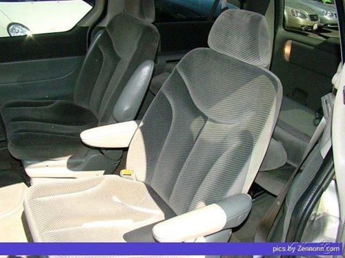 Chrysler Town and Country 1997 photo 4