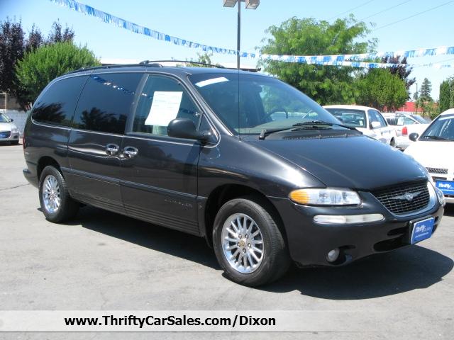 Chrysler Town and Country SLT 25 MiniVan