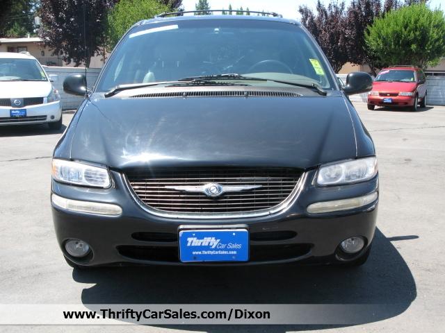 Chrysler Town and Country 1999 photo 1