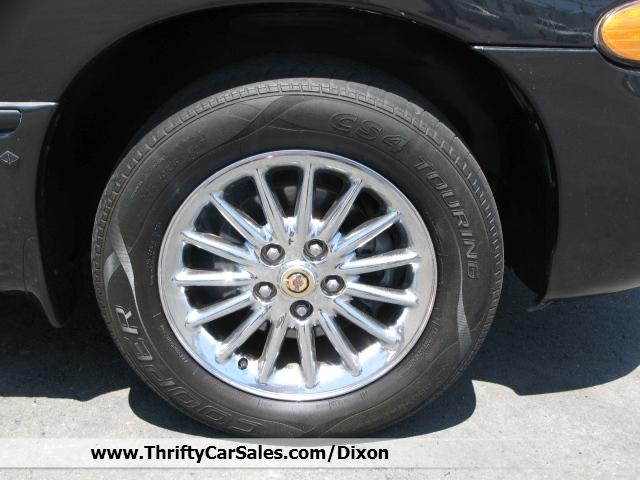 Chrysler Town and Country 1999 photo 2