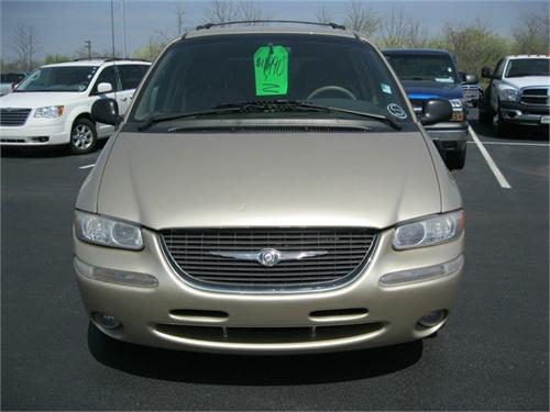 Chrysler Town and Country 1999 photo 1