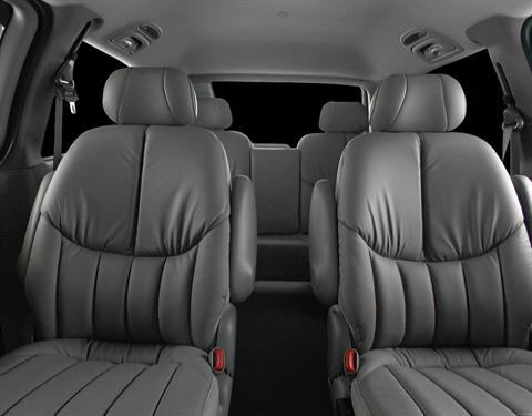 Chrysler Town and Country 2000 photo 1