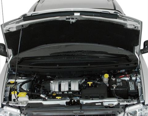 Chrysler Town and Country 2000 photo 2