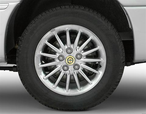 Chrysler Town and Country 2000 photo 3