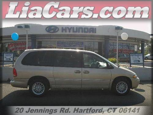 Chrysler Town and Country 2000 photo 1