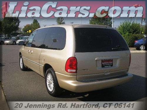 Chrysler Town and Country 2000 photo 4