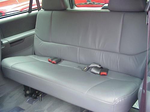 Chrysler Town and Country 2000 photo 3