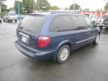 Chrysler Town and Country 2001 photo 4