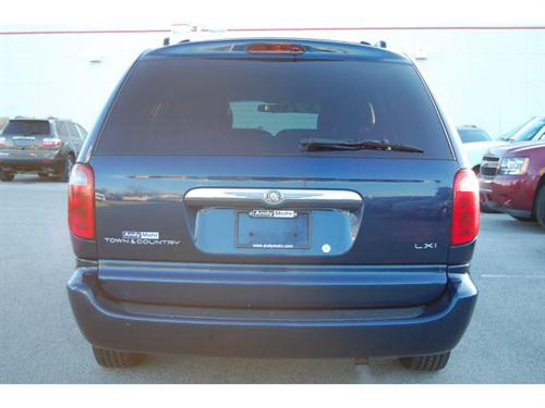 Chrysler Town and Country 2001 photo 1