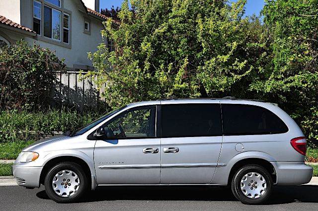 Chrysler Town & Country 2001 photo 4