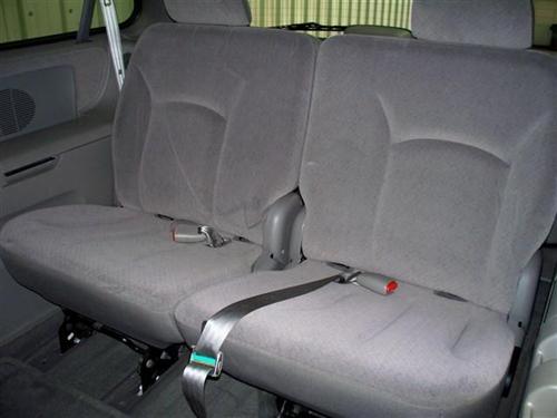 Chrysler Town and Country 2001 photo 2